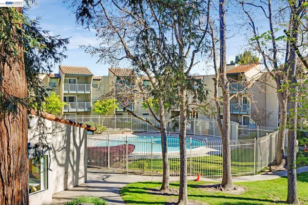 $310,000 | 1087 Murrieta Boulevard, Unit 242, Livermore, CA 94550