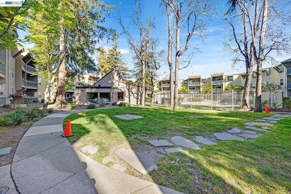 $310,000 | 1087 Murrieta Boulevard, Unit 242, Livermore, CA 94550