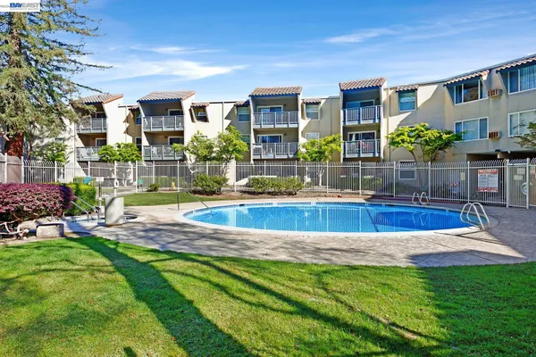 $310,000 | 1087 Murrieta Boulevard, Unit 242, Livermore, CA 94550