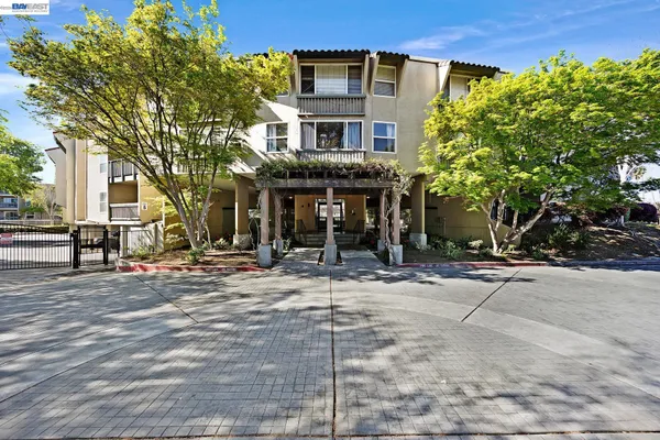 $310,000 | 1087 Murrieta Boulevard, Unit 242, Livermore, CA 94550