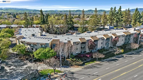 $310,000 | 1087 Murrieta Boulevard, Unit 242, Livermore, CA 94550