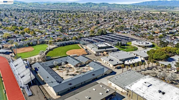 $310,000 | 1087 Murrieta Boulevard, Unit 242, Livermore, CA 94550