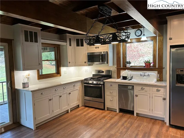 $310,000 | 117 Deans Lane, Laurel Springs, NC 28644