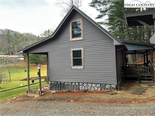 $310,000 | 117 Deans Lane, Laurel Springs, NC 28644