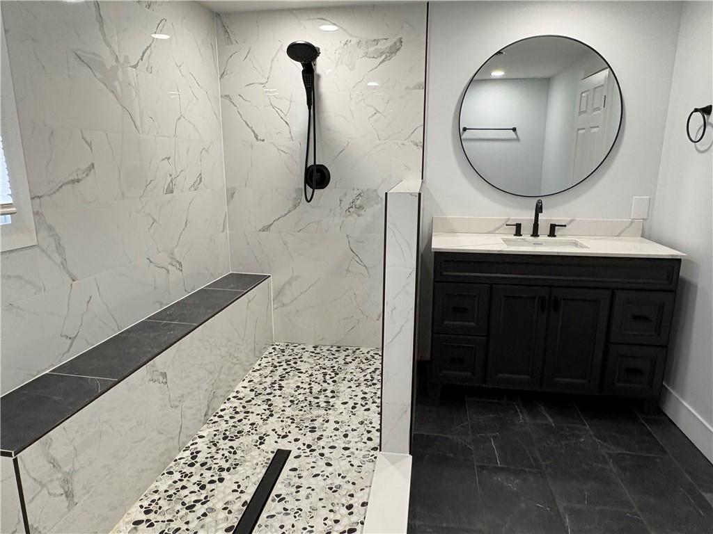4073 Warner Road Marion, NY 14505 - Photo 19 of 46 Large Separate shower