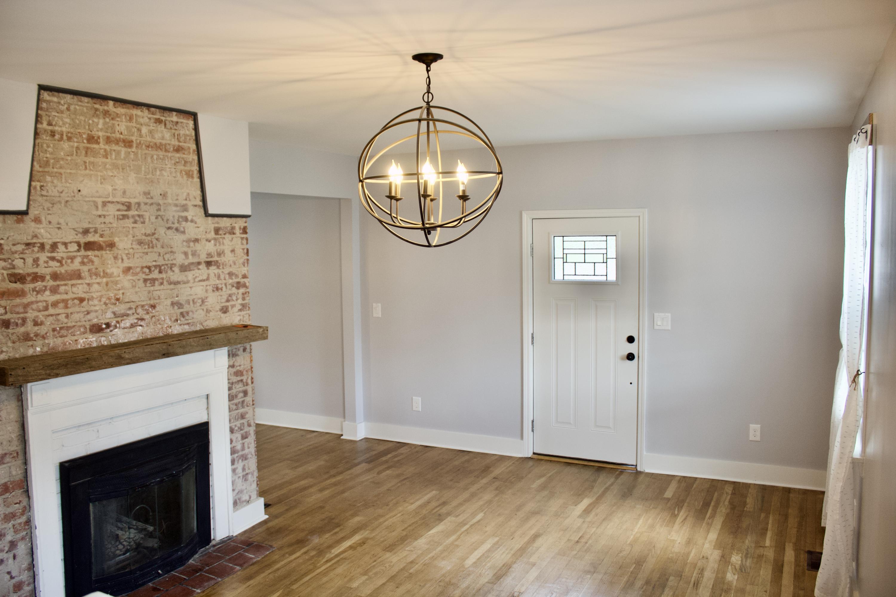 403 Pine Hill Road Elizabethton, TN 37643 - Photo 5 of 35 Living room