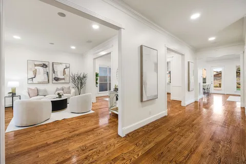 $1,250,000 | 4623 Braeburn Drive, Bellaire, TX 77401