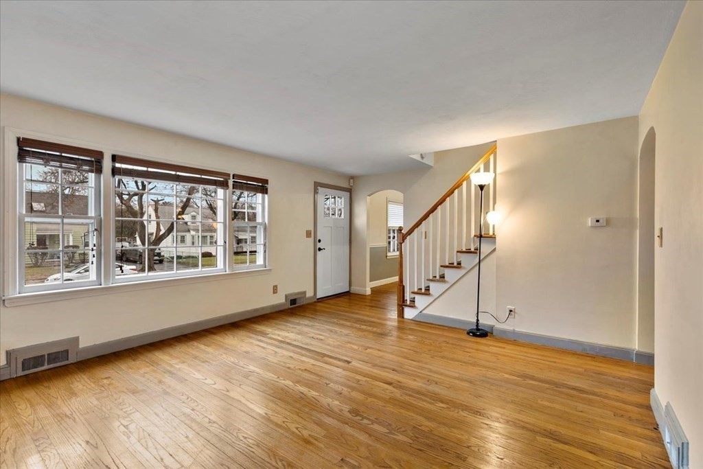 22 Lancaster Street Springfield, MA 01118 - Photo 8 of 29