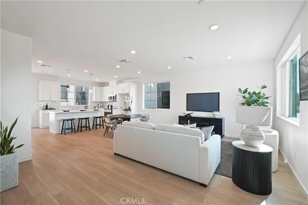 $946,000 | 4874 Arroyo Run, Moorpark, CA 93021