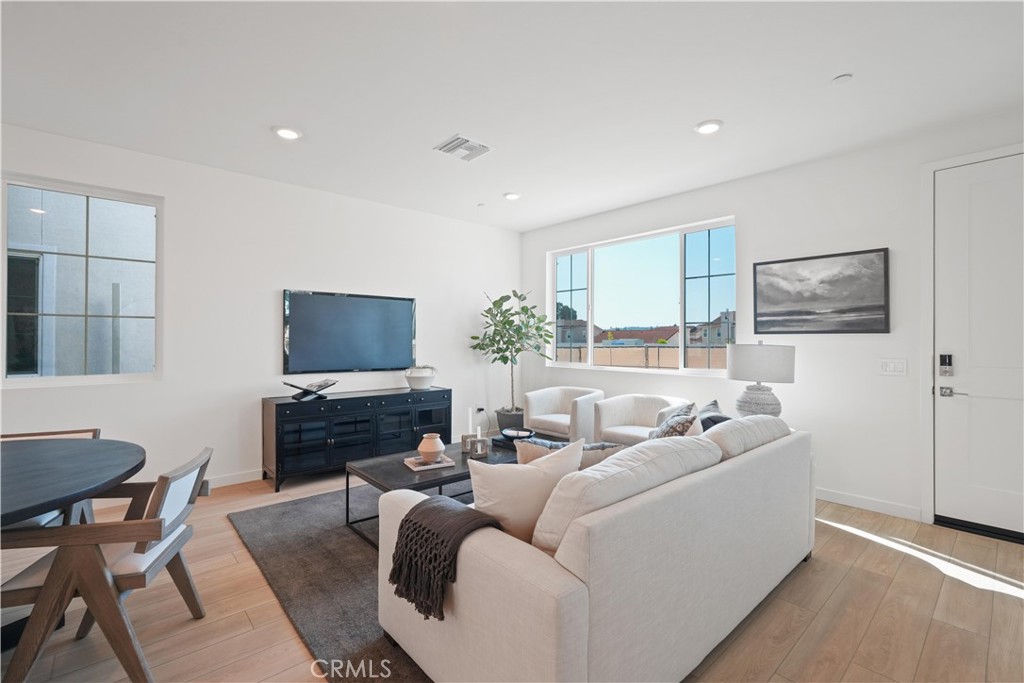 4874 Arroyo Run Moorpark, CA 93021 - Photo 5 of 33