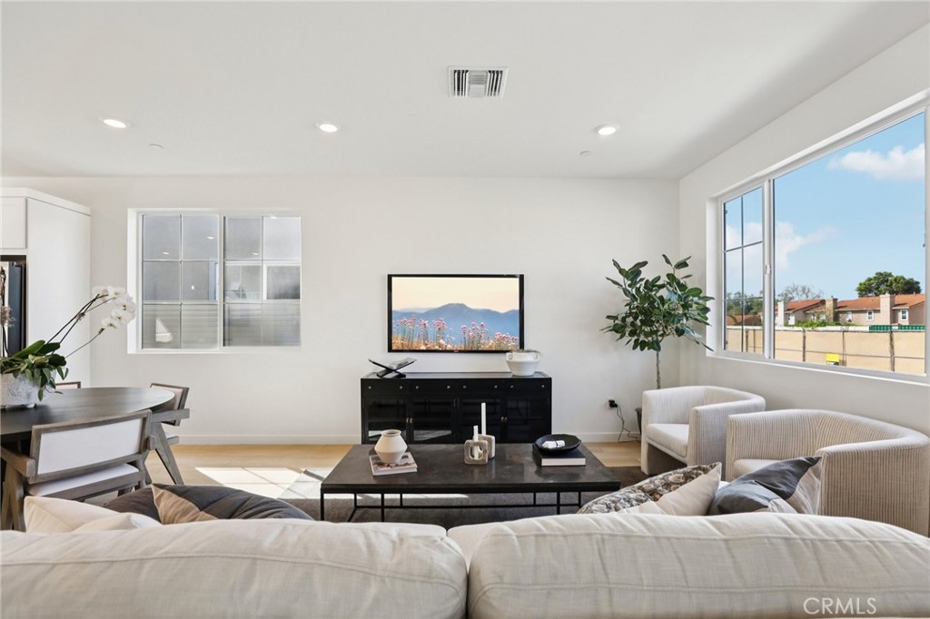 4874 Arroyo Run Moorpark, CA 93021 - Photo 4 of 38