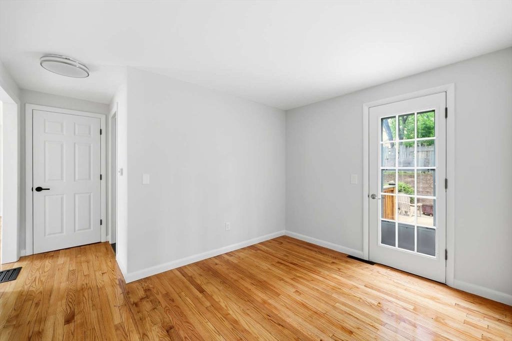 168 Keddy Street Springfield, MA 01109 - Photo 12 of 20