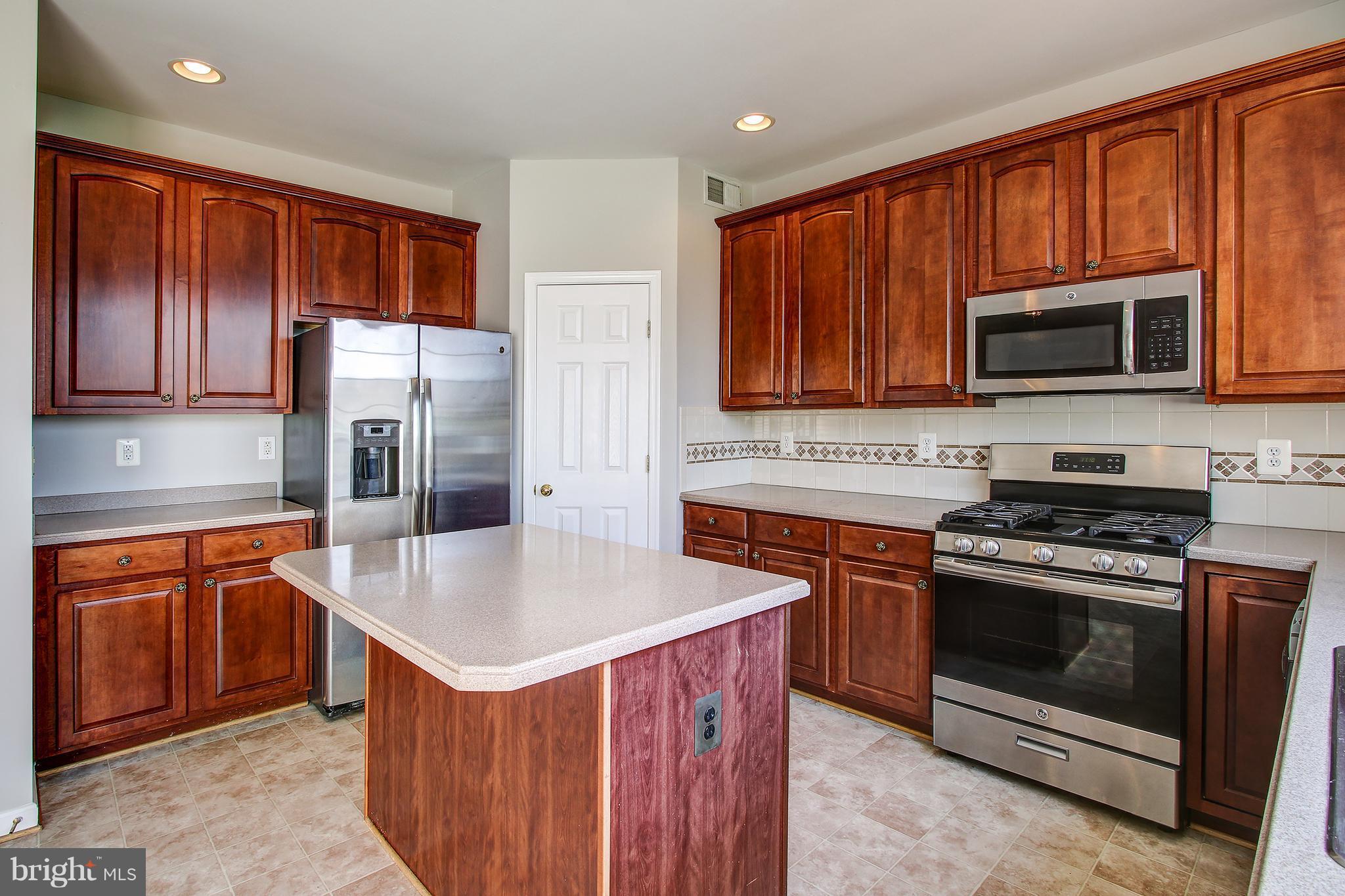 310 Woodrow Road Winchester, VA 22602 - Photo 12 of 30 Gourmet Kitchen