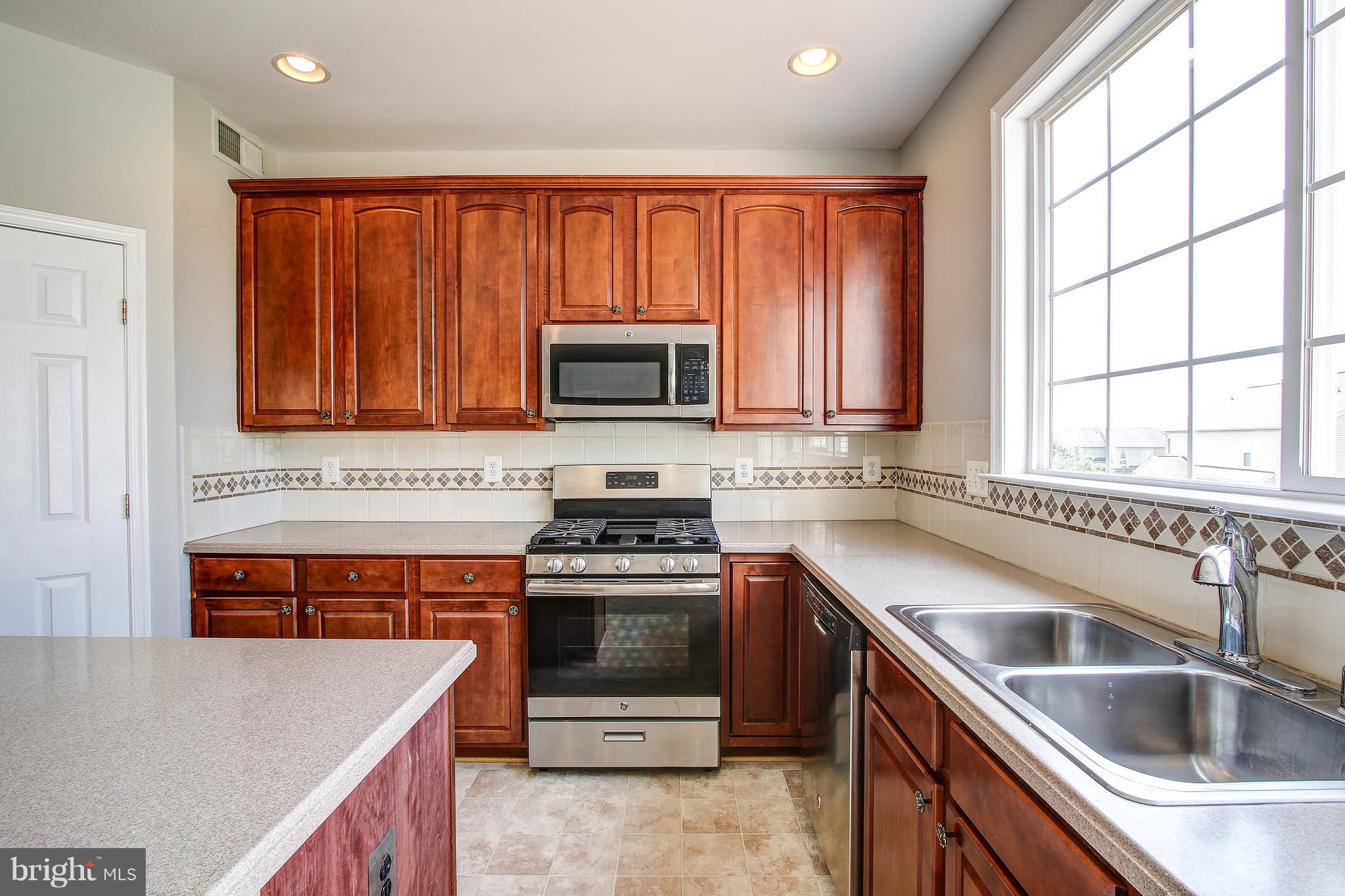 310 Woodrow Road Winchester, VA 22602 - Photo 13 of 30 Gourmet Kitchen