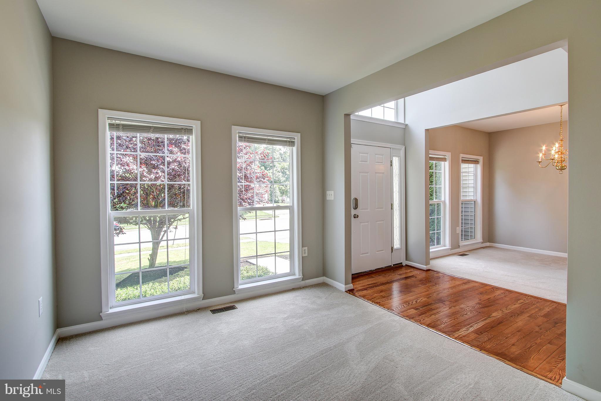 310 Woodrow Road Winchester, VA 22602 - Photo 4 of 30 Living Room