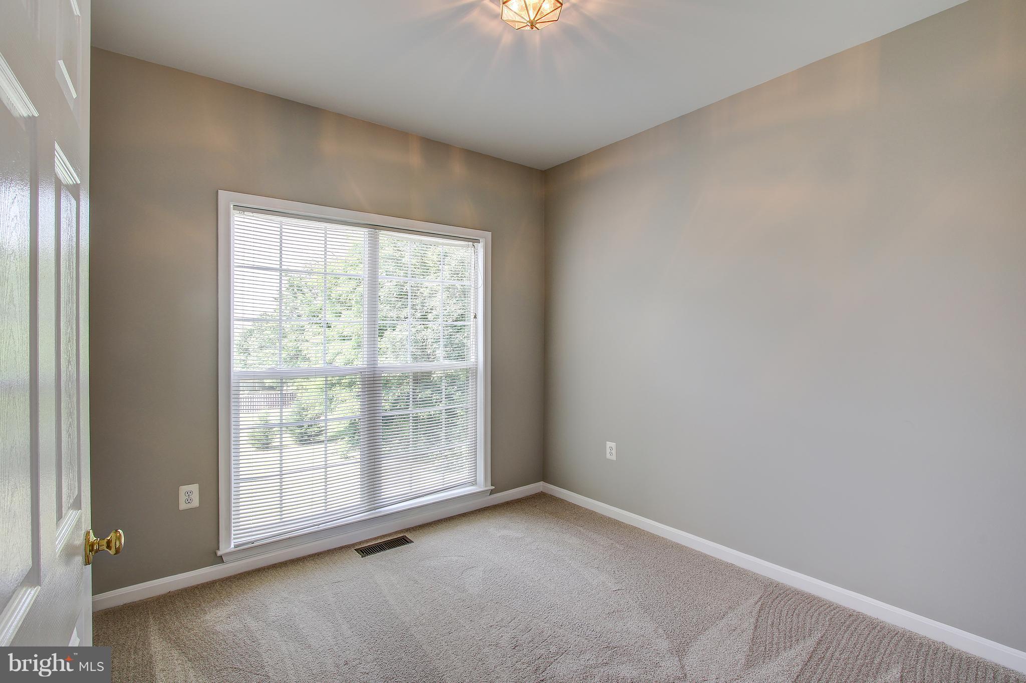 310 Woodrow Road Winchester, VA 22602 - Photo 5 of 30 Office