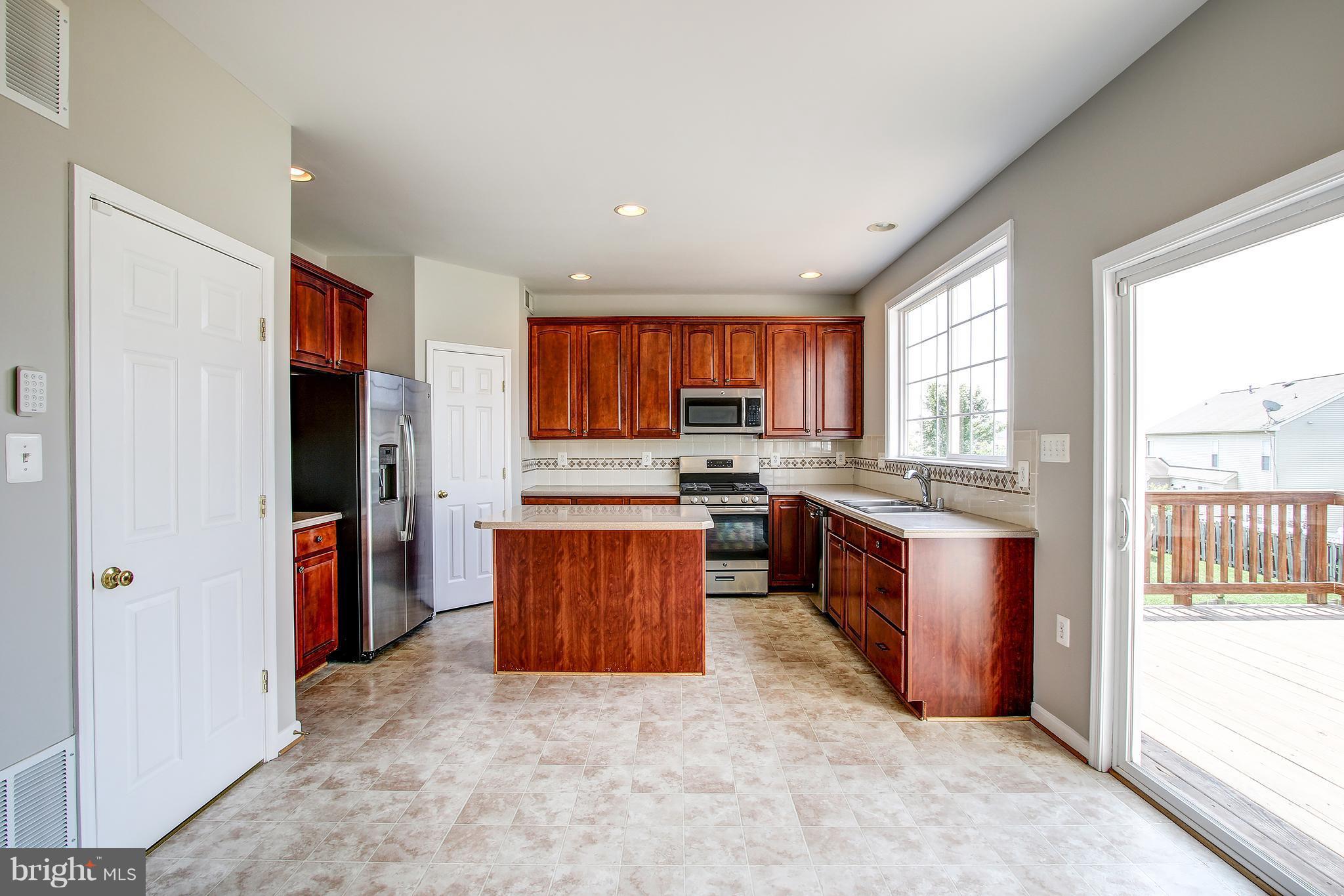 310 Woodrow Road Winchester, VA 22602 - Photo 9 of 30 Gourmet Kitchen