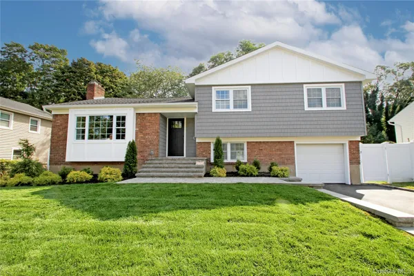 $1,169,000 | 16 Eleanor Road, Plainview, NY 11803