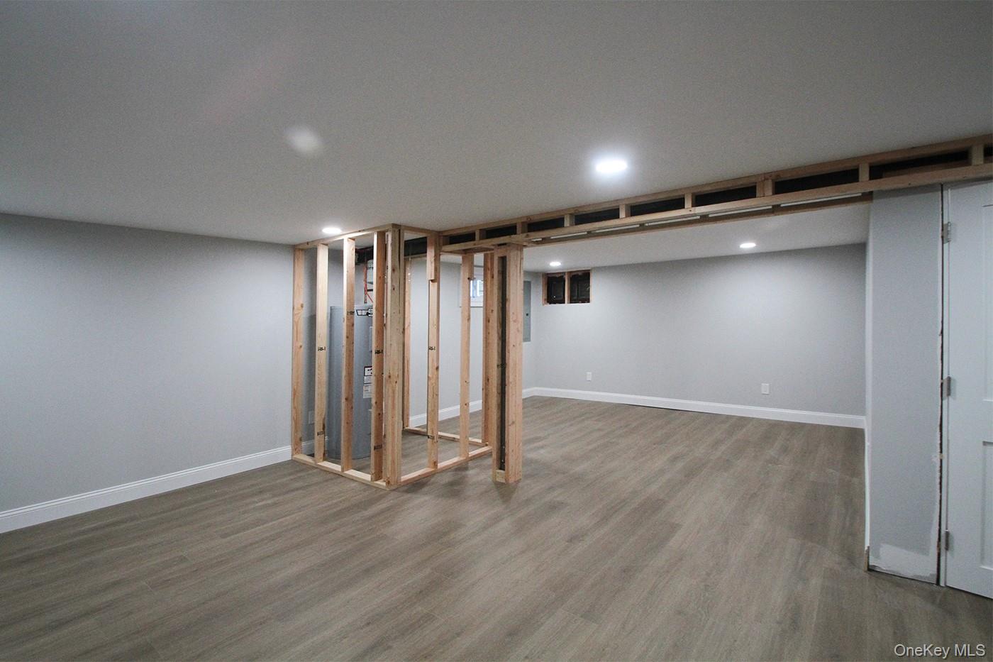 16 Eleanor Road Plainview, NY 11803 - Photo 23 of 27