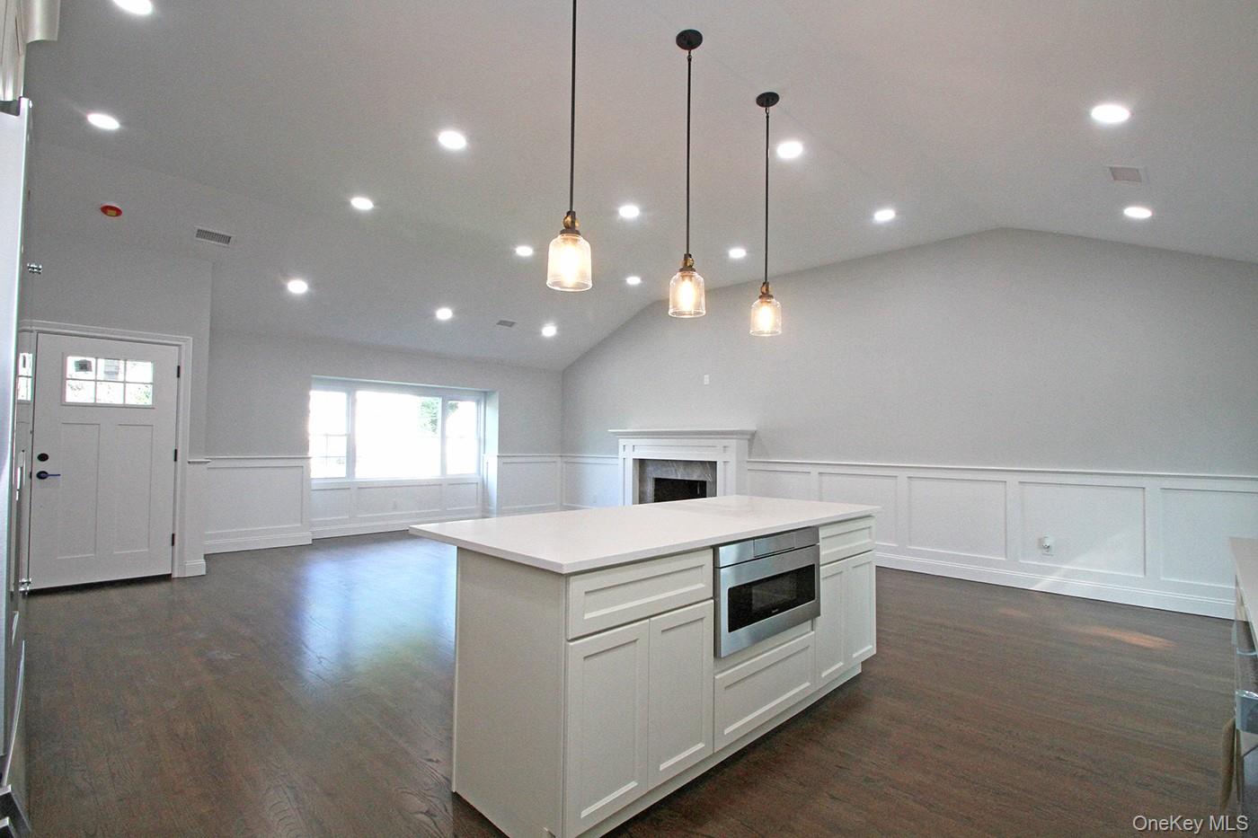 16 Eleanor Road Plainview, NY 11803 - Photo 5 of 26