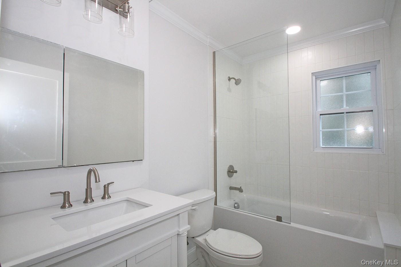 16 Eleanor Road Plainview, NY 11803 - Photo 9 of 26