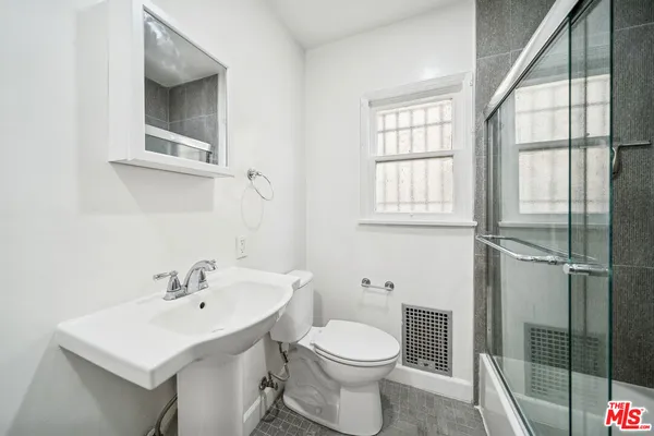 $2,695 | 7758 Rosewood Avenue, Los Angeles, CA 90036
