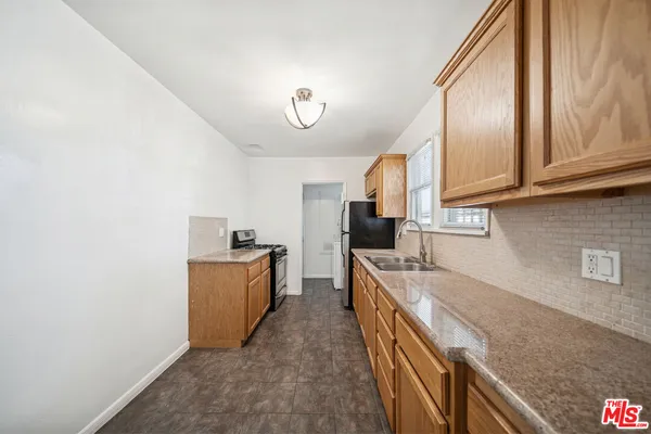 $2,695 | 7758 Rosewood Avenue, Los Angeles, CA 90036