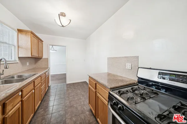 $2,695 | 7758 Rosewood Avenue, Los Angeles, CA 90036