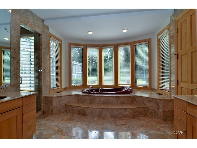 115 Dickens Road Northfield, IL 60093 - Photo 13 of 25 a view of an entryway of a house