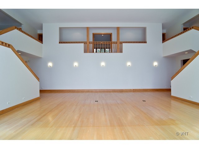 115 Dickens Road Northfield, IL 60093 - Photo 4 of 25 a view of an empty room