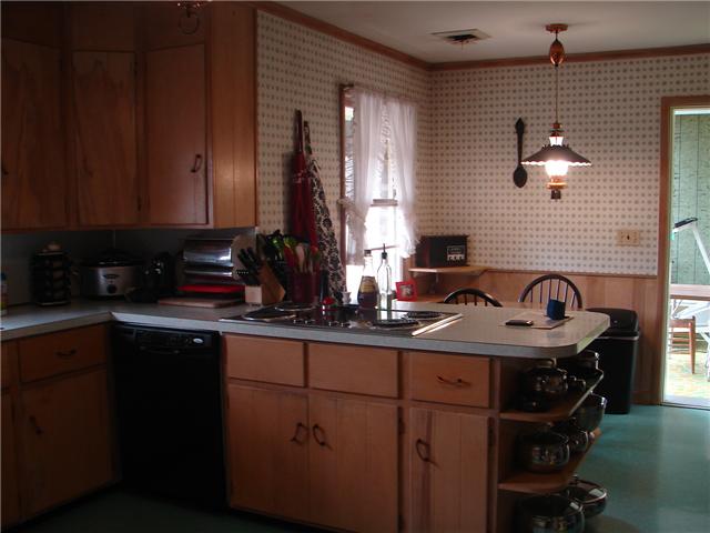 1355 Academy Road Portland, TN 37148 - Photo 5 of 14 Eating area/kitchen