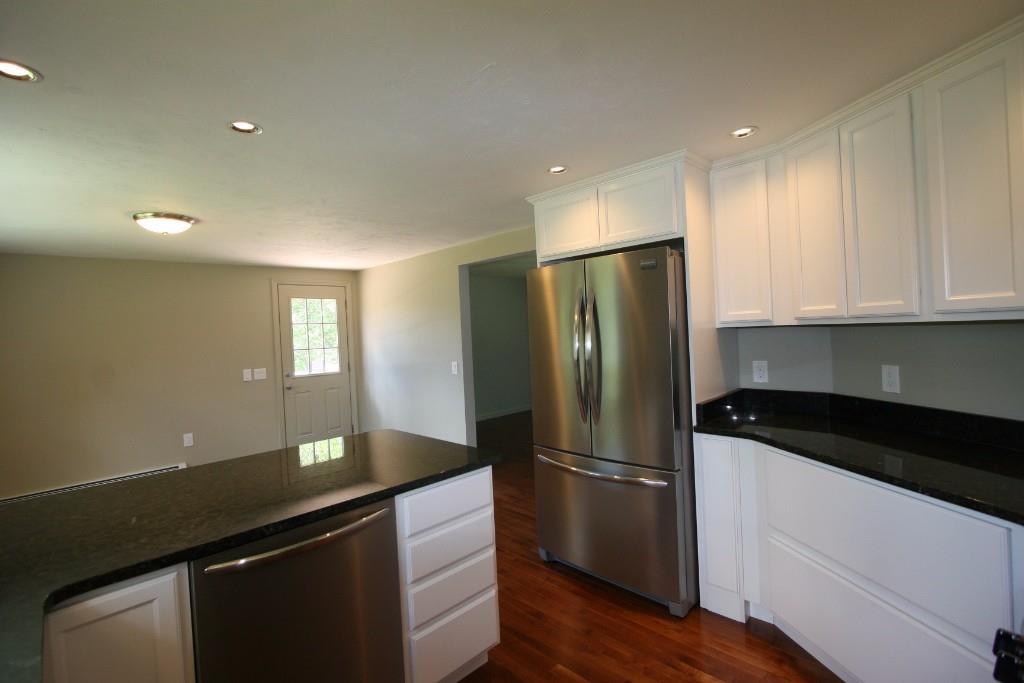 4 Betty Welch Road York, ME 03909 - Photo 6 of 35 FRENCH DOOR REFRIGERATOR WITH BOTTOM...