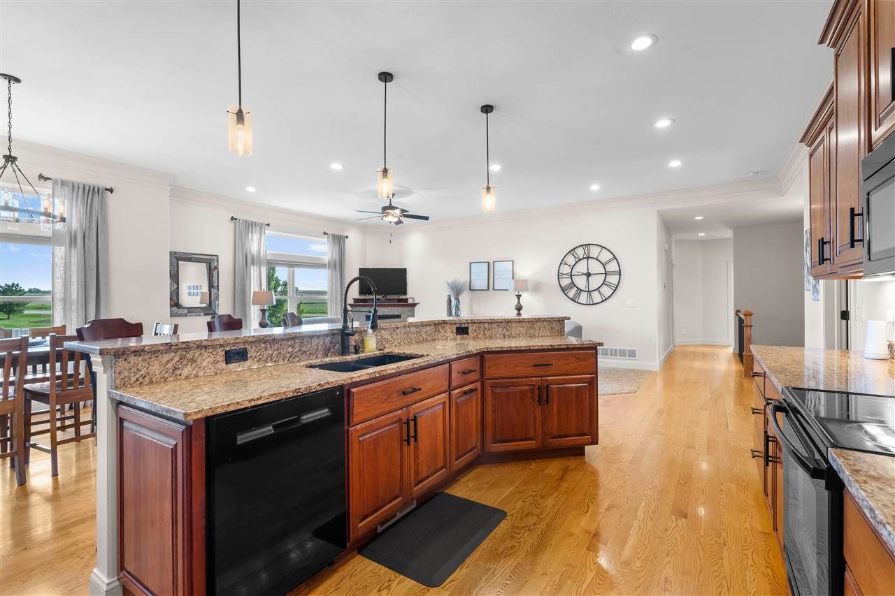 6613 Hoover Trail Road Southwest Cedar Rapids, IA 52404 - Photo 10 of 45 Gallery Image 10