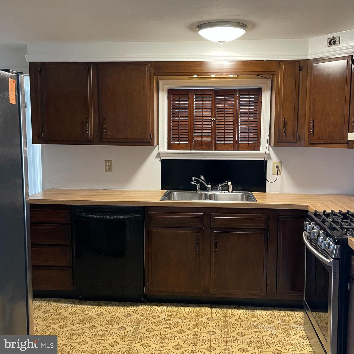 3 Oaklanding Road Lumberton, NJ 08048 - Photo 3 of 18 Gallery Image 3