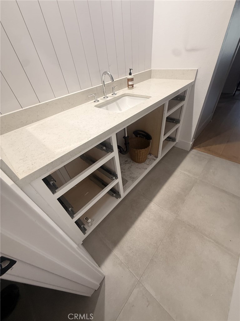 8740 Tuscany Avenue, Unit 211 Playa del Rey, CA 90293 - Photo 14 of 24 a utility room with dryer and washer