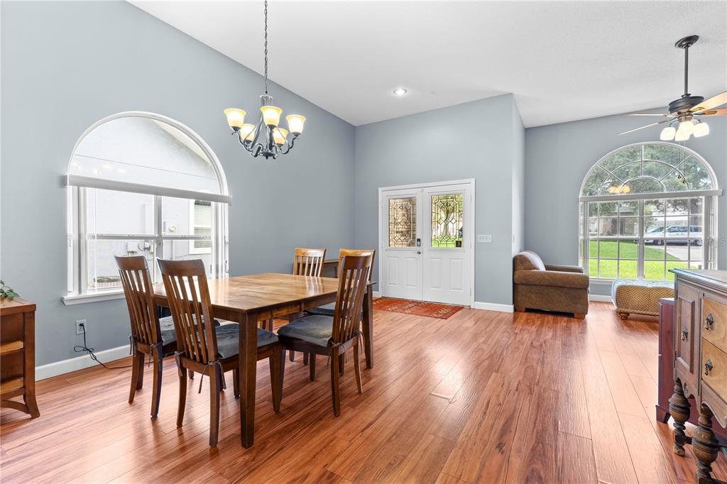 2811 Ripton Court Orlando, FL 32835 - Photo 9 of 46