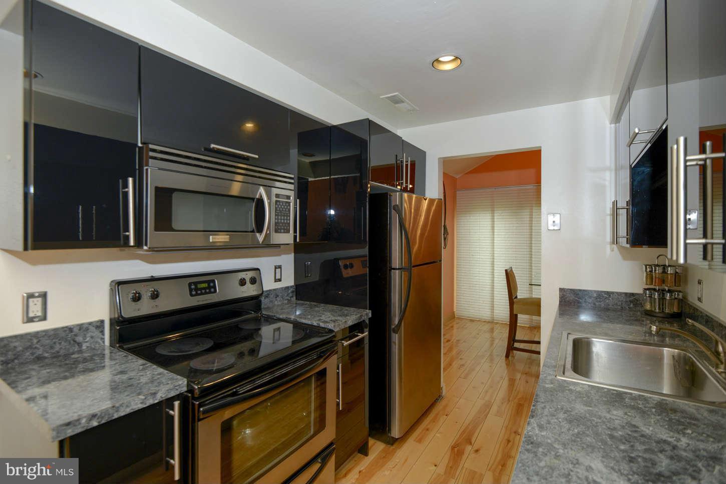 9006 Blue Pool Columbia, MD 21045 - Photo 8 of 22 Kitchen