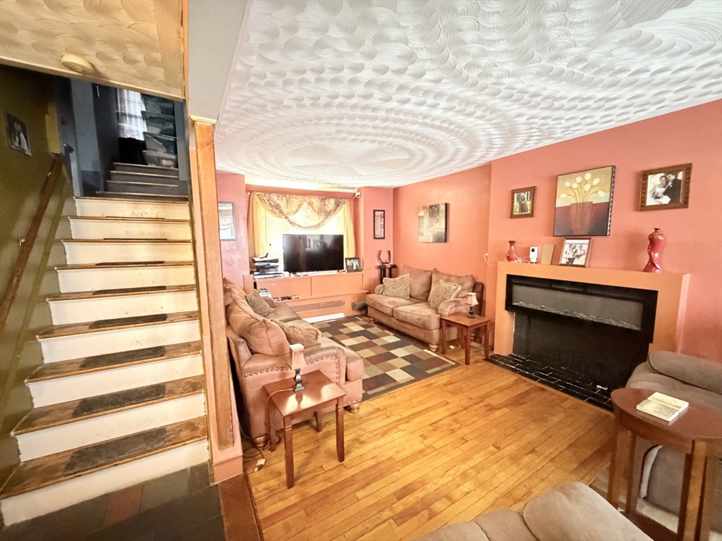 331 Burncoat Street Worcester, MA 01606 - Photo 11 of 18