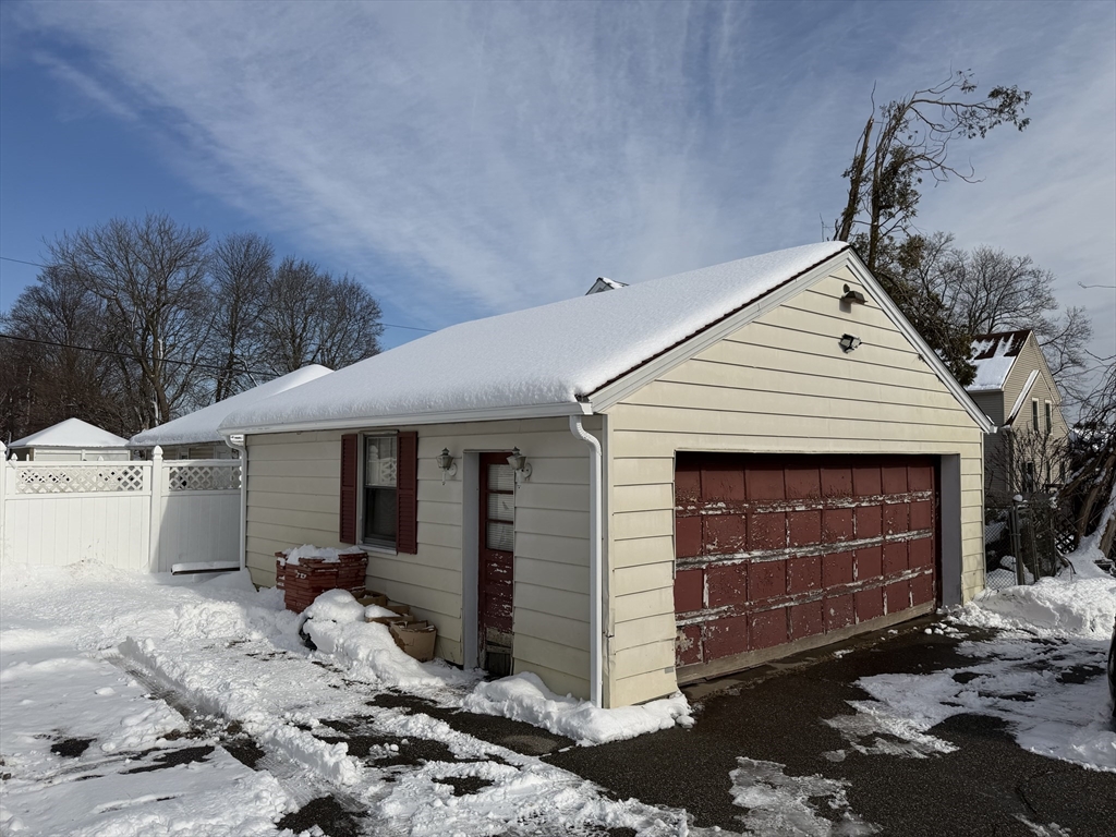 331 Burncoat Street Worcester, MA 01606 - Photo 4 of 18