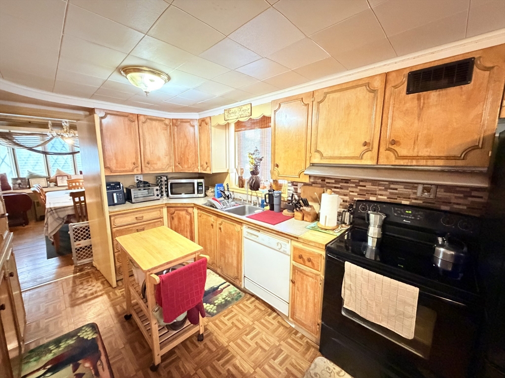 331 Burncoat Street Worcester, MA 01606 - Photo 7 of 18