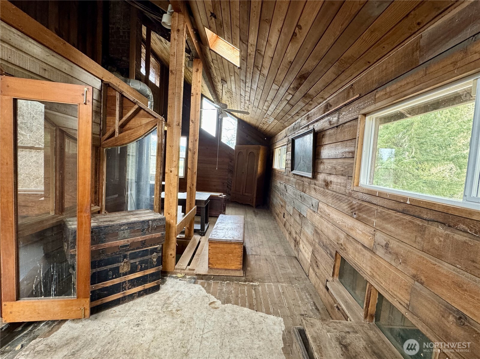 7513 Robe Menzel Road Granite Falls, WA 98252 - Photo 18 of 31 a view of an entryway