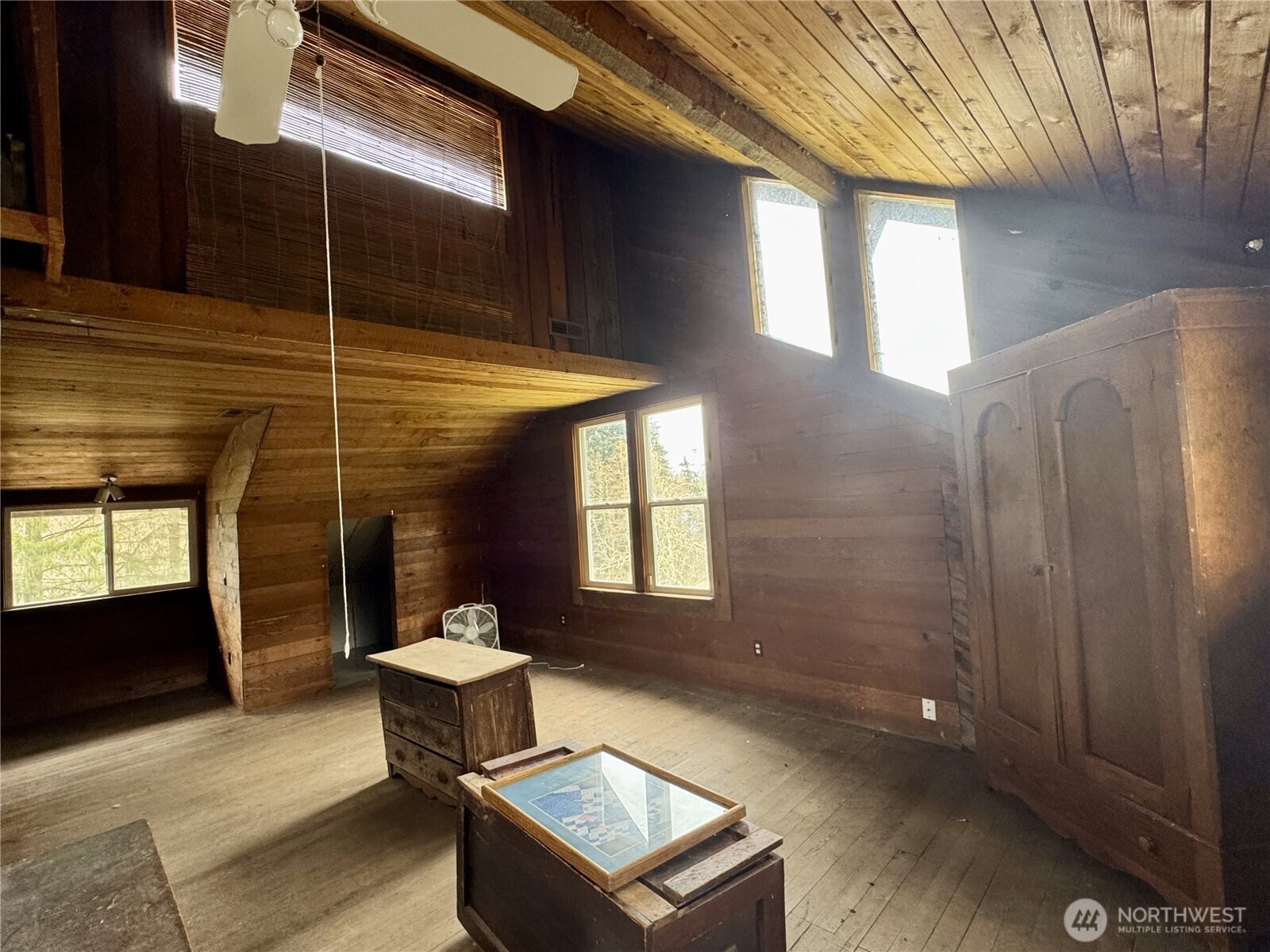 7513 Robe Menzel Road Granite Falls, WA 98252 - Photo 19 of 31 a backyard of a house with a table and chairs