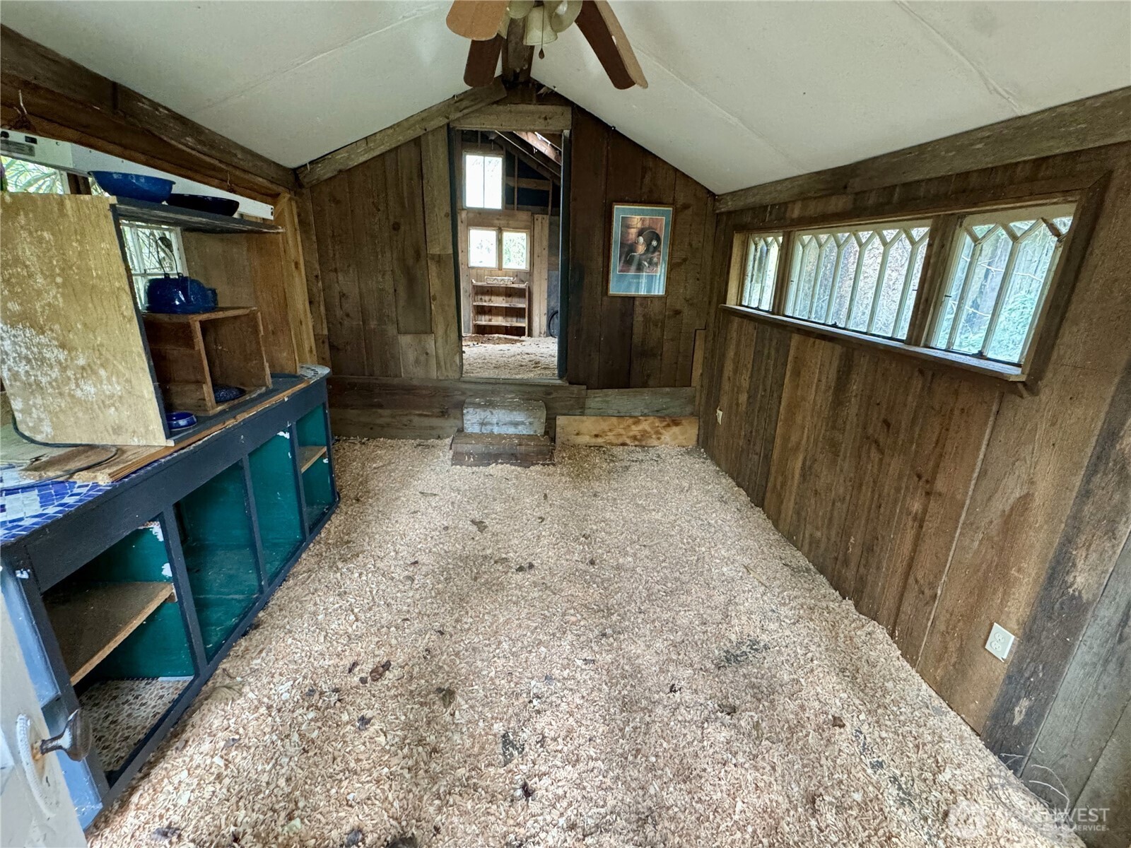 7513 Robe Menzel Road Granite Falls, WA 98252 - Photo 25 of 31 a view of hallway with windows