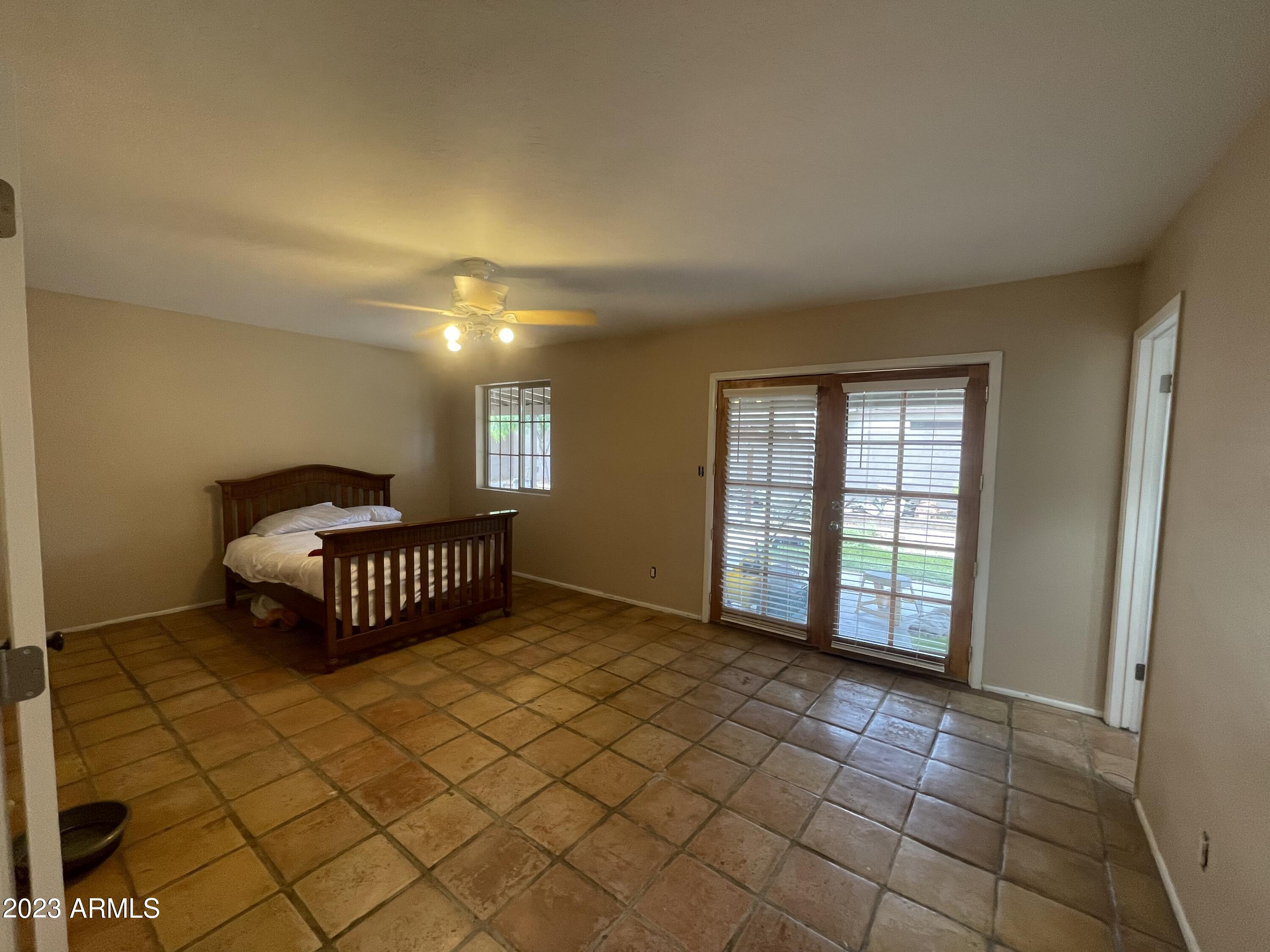 102 West Wagoner Road Phoenix, AZ 85023 - Photo 8 of 18 24D72064-4316-458A-B4DE-3A1AAAE2F414