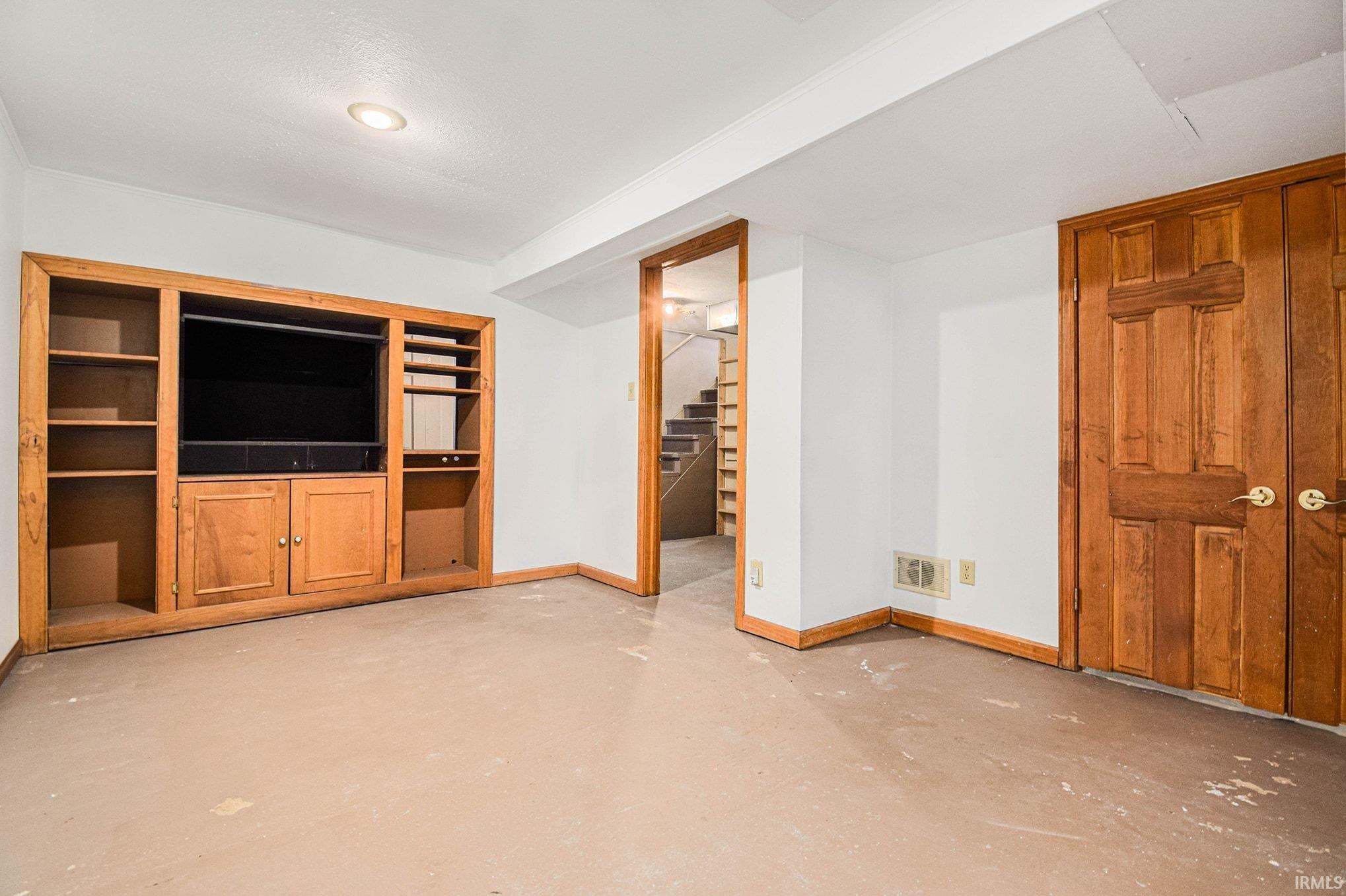 1002 South 13th Street Goshen, IN 46526 - Photo 17 of 28