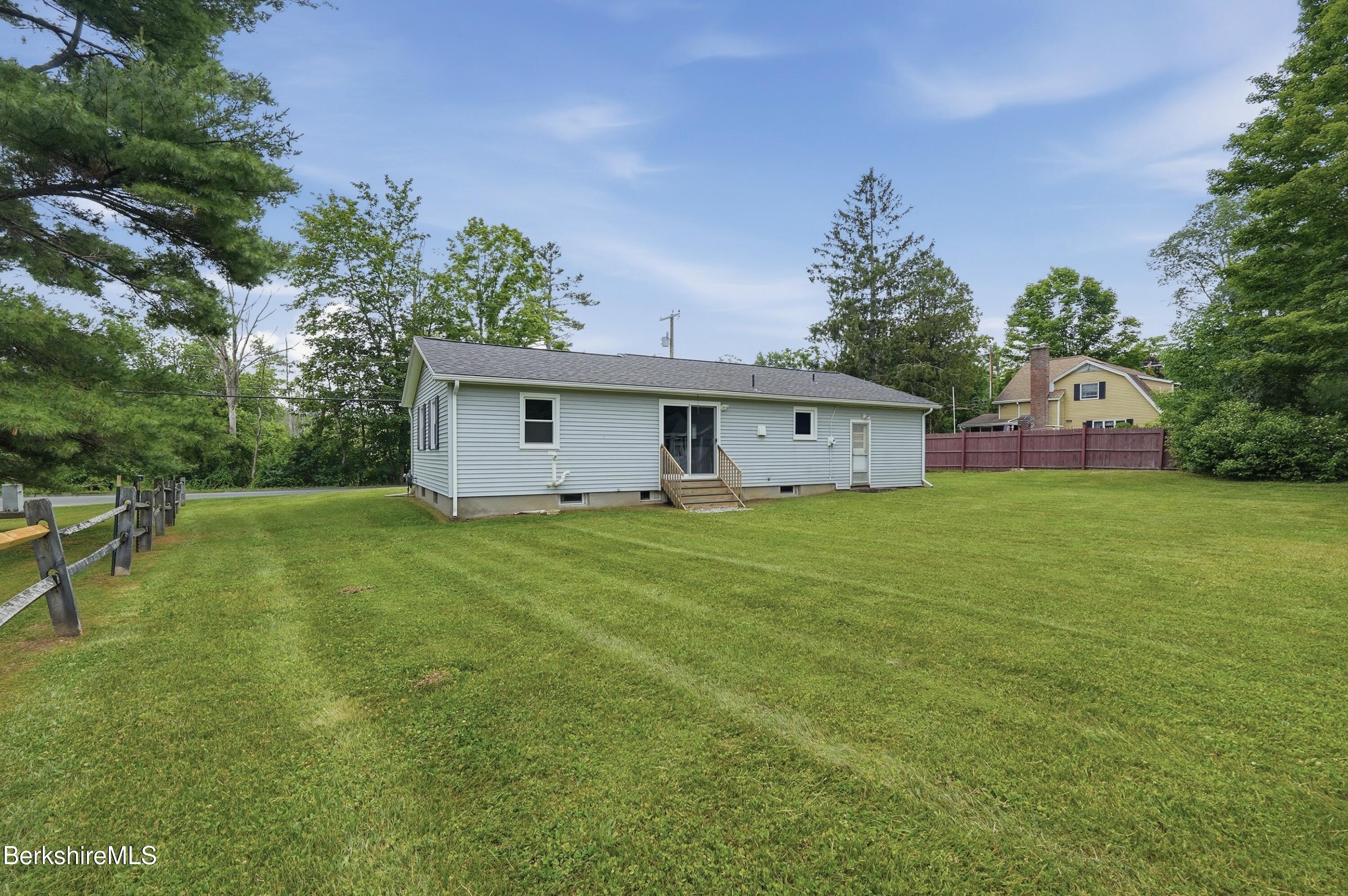184 Melbourne Road Pittsfield, MA 01201 - Photo 29 of 36 Exterior Back
