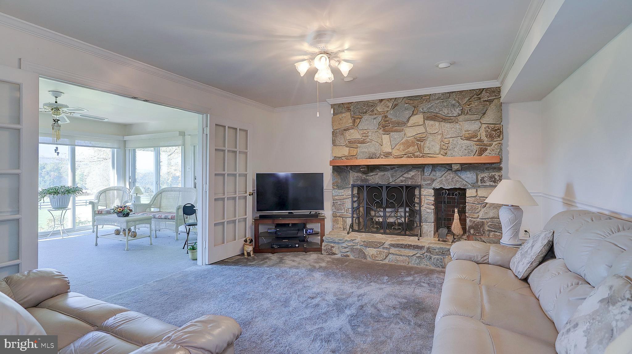 4310 High Ridge Road Haymarket, VA 20169 - Photo 15 of 94 Living Room