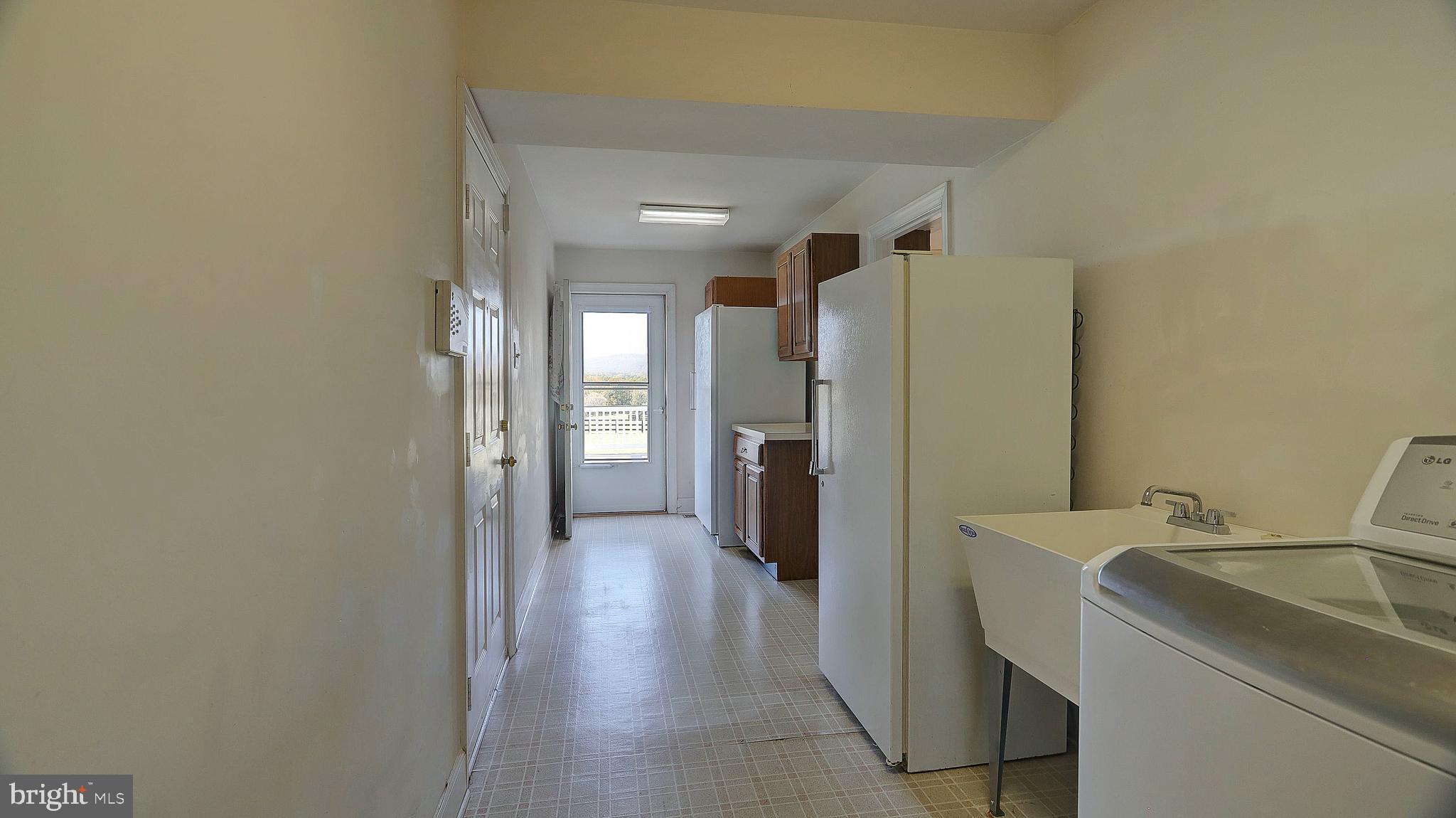 4310 High Ridge Road Haymarket, VA 20169 - Photo 45 of 94 Lower level