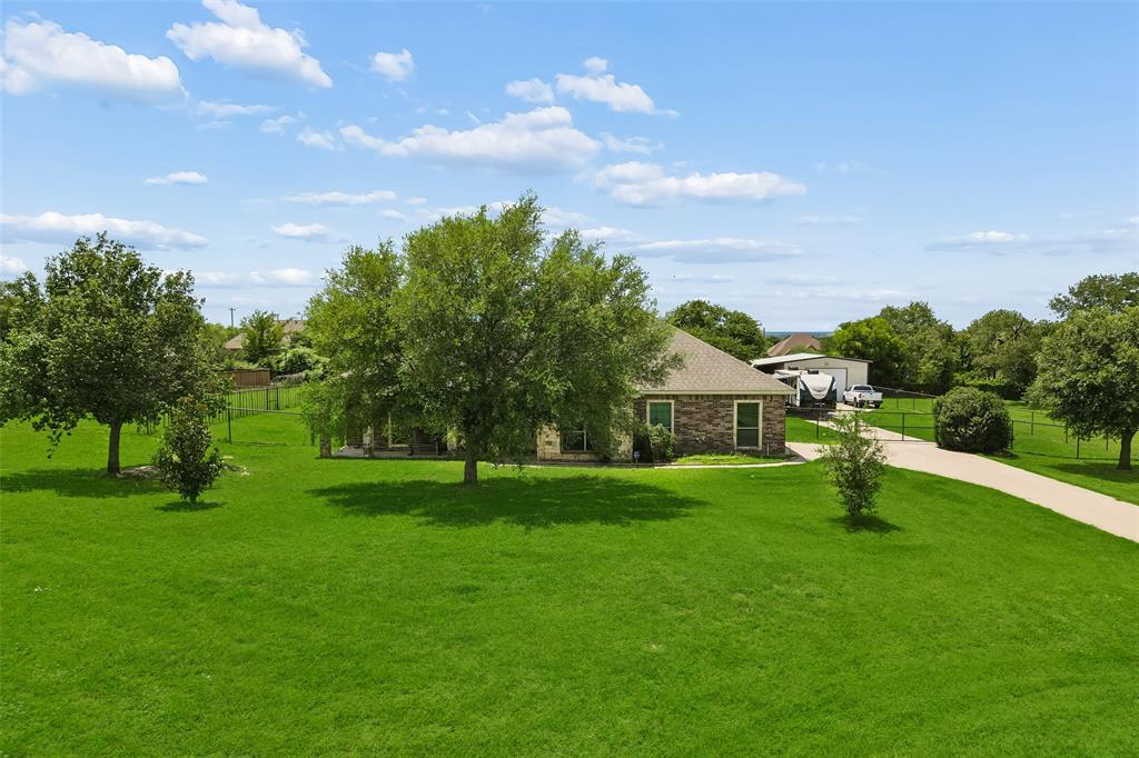 107 Blue Ribbon Trail Weatherford, TX 76087 - Photo 2 of 27