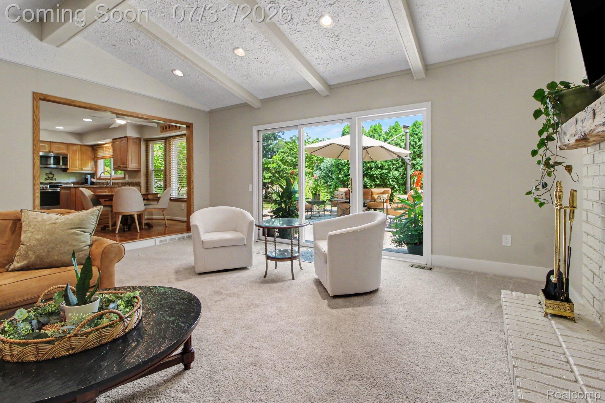 14074 Riverside Drive Livonia, MI 48154 - Photo 5 of 31 005_file_6373.jpg
